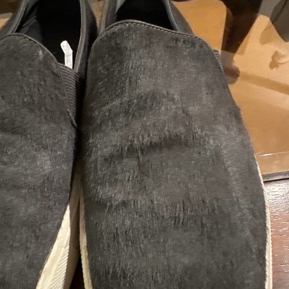 Women’s Vince Slip On Sneakers  Size 9.5